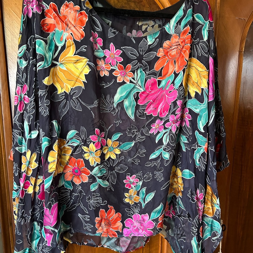 Etro Milano wide silk floral blouse one size 28” long